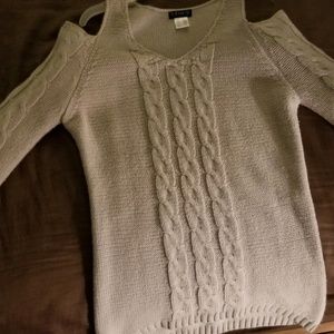 Venus Clod Shoulder Top